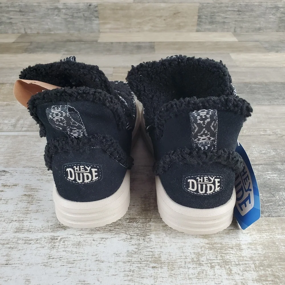 Hey Dude Camden Suede Cozy Womens Ankle Boot Sz 8 Black Slip-On Stretch Lace